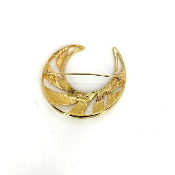 Vintage Monet Brooch With Crescent Design In White Enamel & Gold Tone 2.0" - Picture 5 of 8